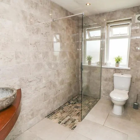 26 Eastway Hotel Scarborough